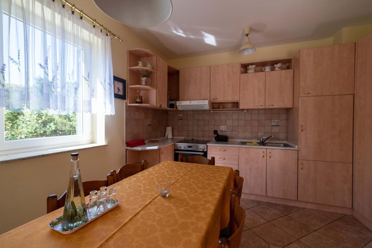 Apartment Kukurin Матулі Екстер'єр фото