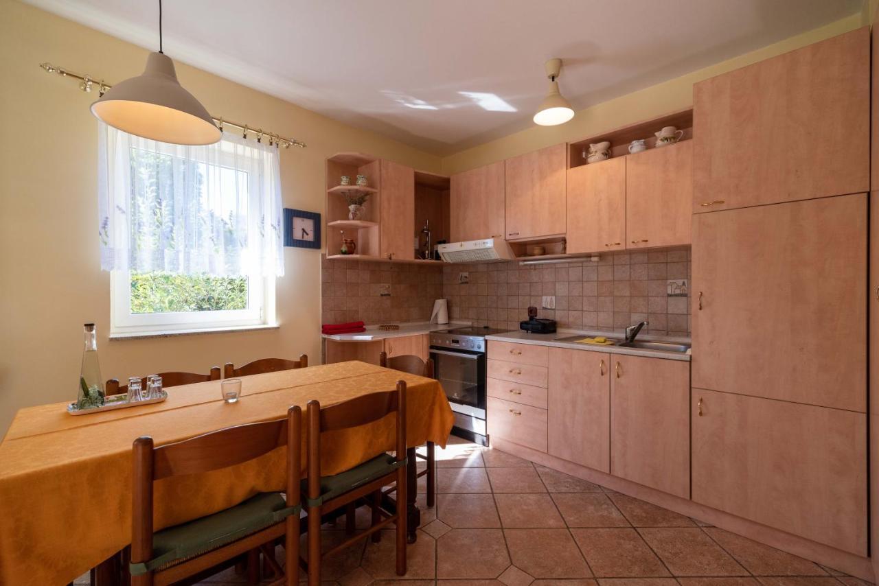 Apartment Kukurin Матулі Екстер'єр фото